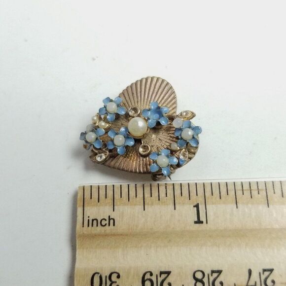 Vintage Heart Shape Brooch with Tiny Blue Forget me Not Flowers and Faux Pearls - Picture 4 of 6